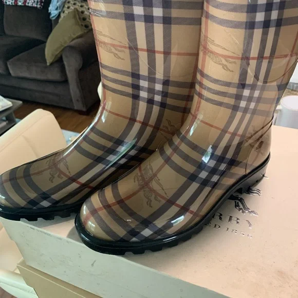 Burberry Beige and Black Plaid Rain Boots - Picture 9 of 10
